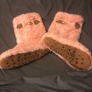 🚨PINK SLIPPER BOOTS 🚨